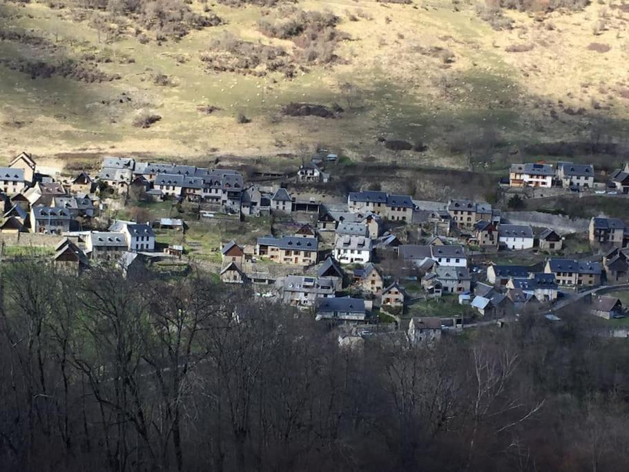 Maison Familiale Pour 8 Saint-Aventin Kültér fotó
