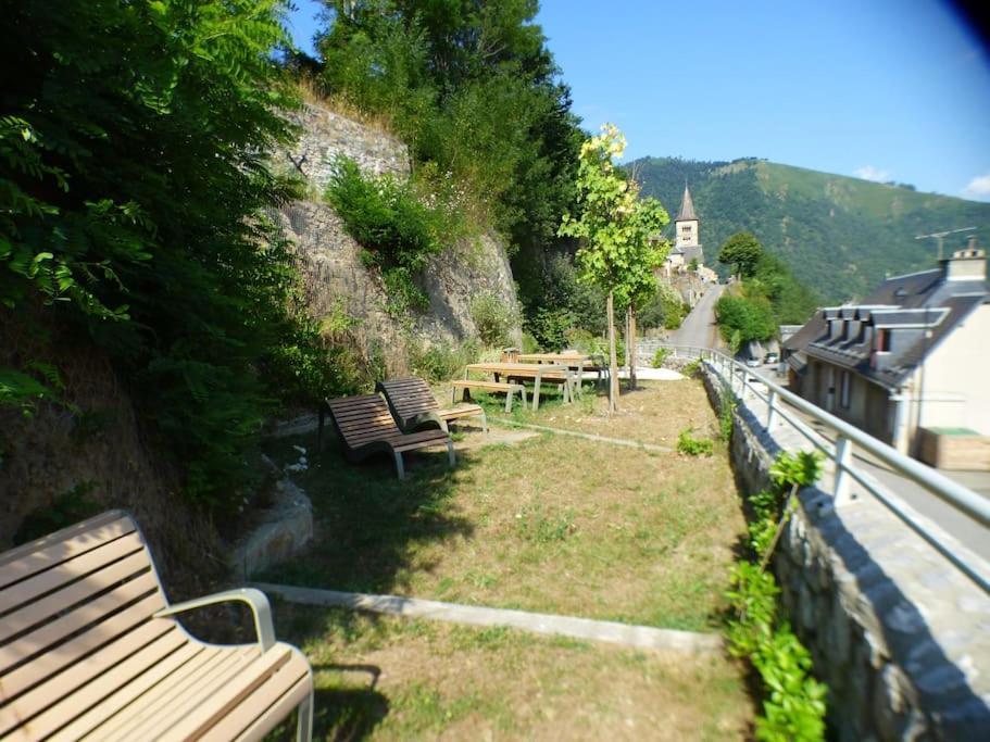 Maison Familiale Pour 8 Saint-Aventin Kültér fotó