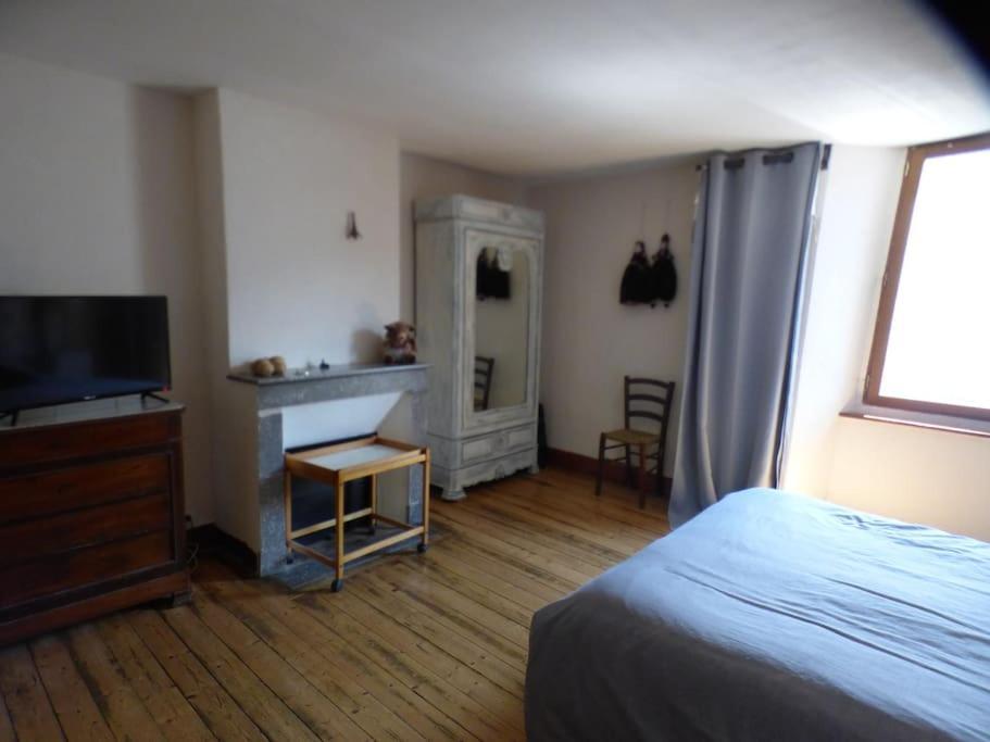Maison Familiale Pour 8 Saint-Aventin Kültér fotó
