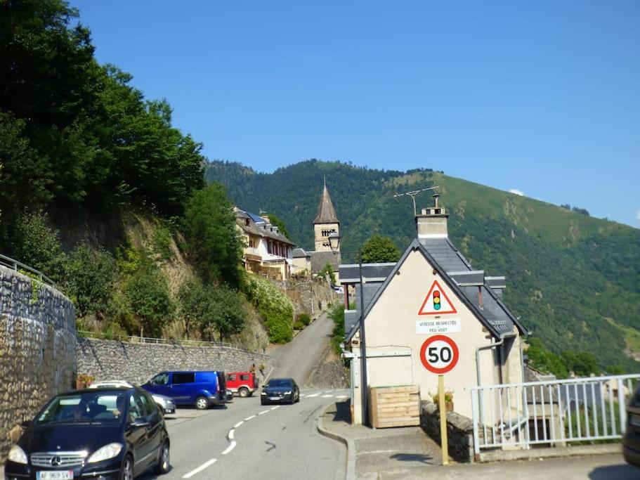 Maison Familiale Pour 8 Saint-Aventin Kültér fotó