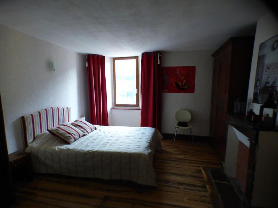 Maison Familiale Pour 8 Saint-Aventin Kültér fotó