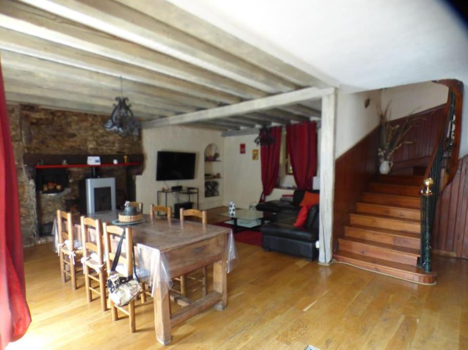 Maison Familiale Pour 8 Saint-Aventin Kültér fotó