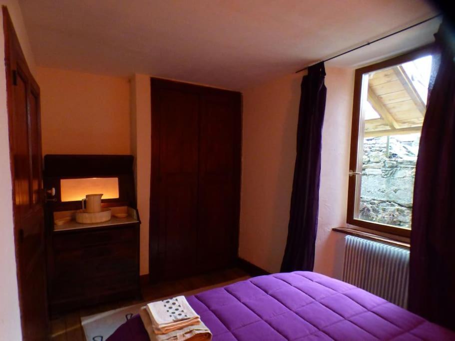 Maison Familiale Pour 8 Saint-Aventin Kültér fotó