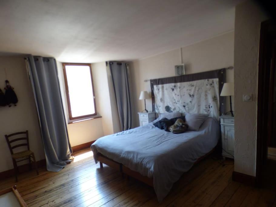 Maison Familiale Pour 8 Saint-Aventin Kültér fotó