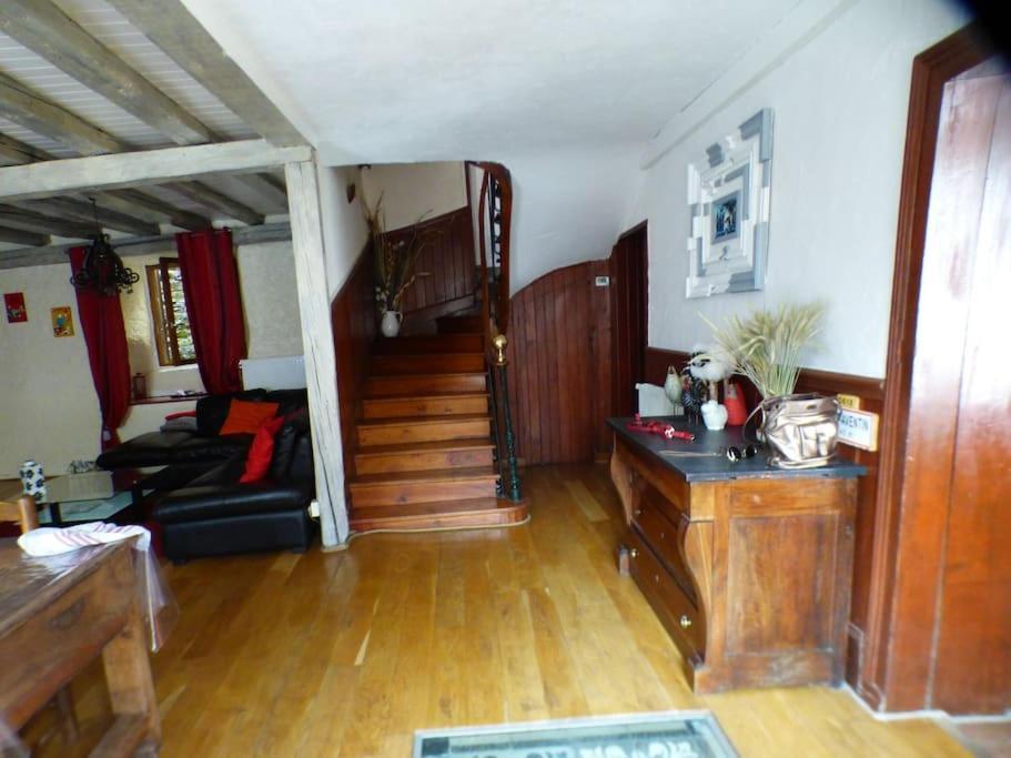 Maison Familiale Pour 8 Saint-Aventin Kültér fotó