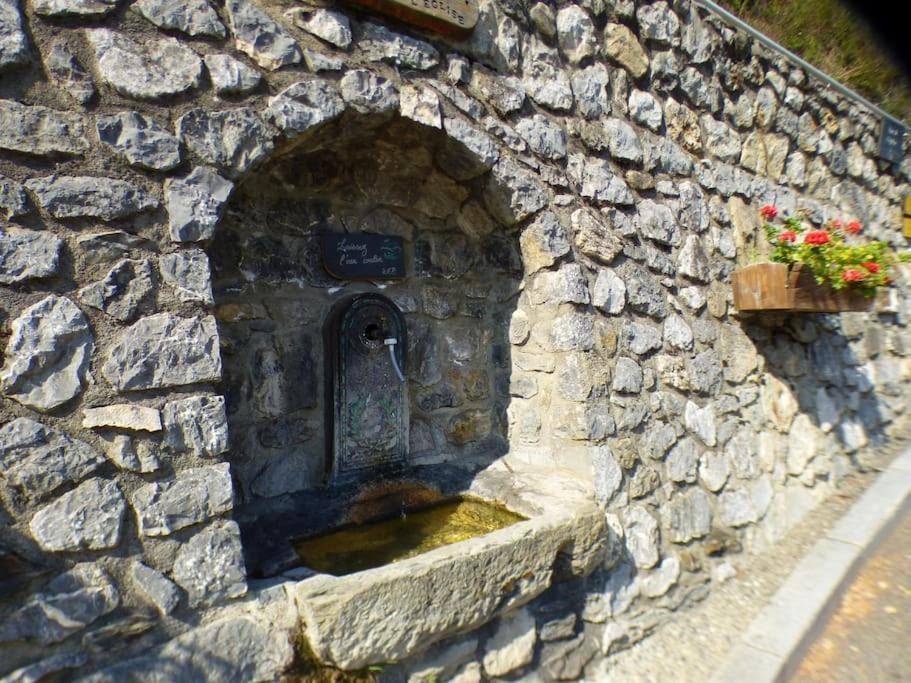 Maison Familiale Pour 8 Saint-Aventin Kültér fotó