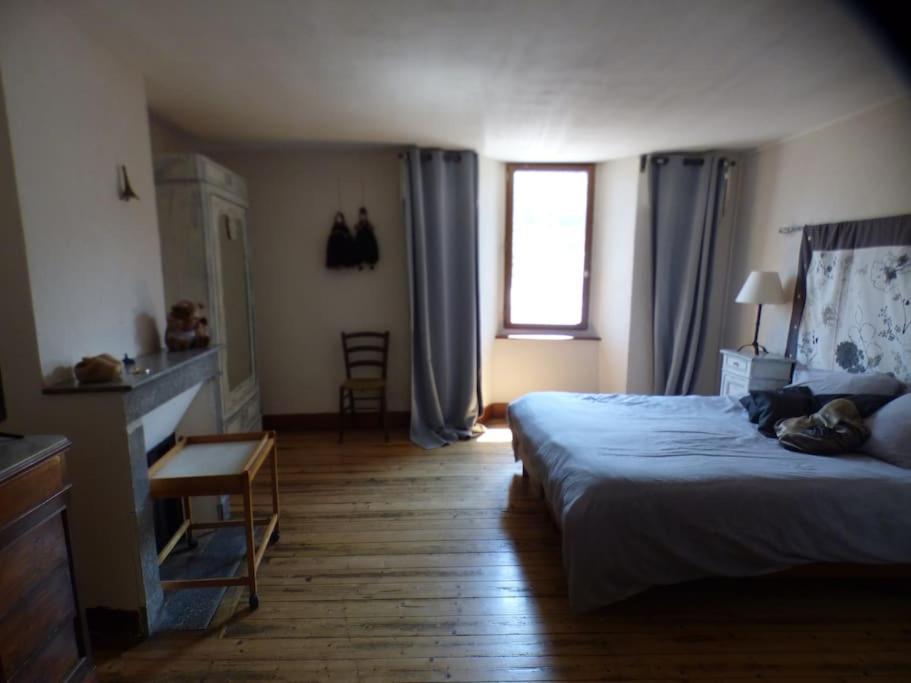 Maison Familiale Pour 8 Saint-Aventin Kültér fotó