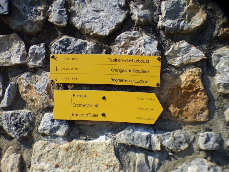 Maison Familiale Pour 8 Saint-Aventin Kültér fotó