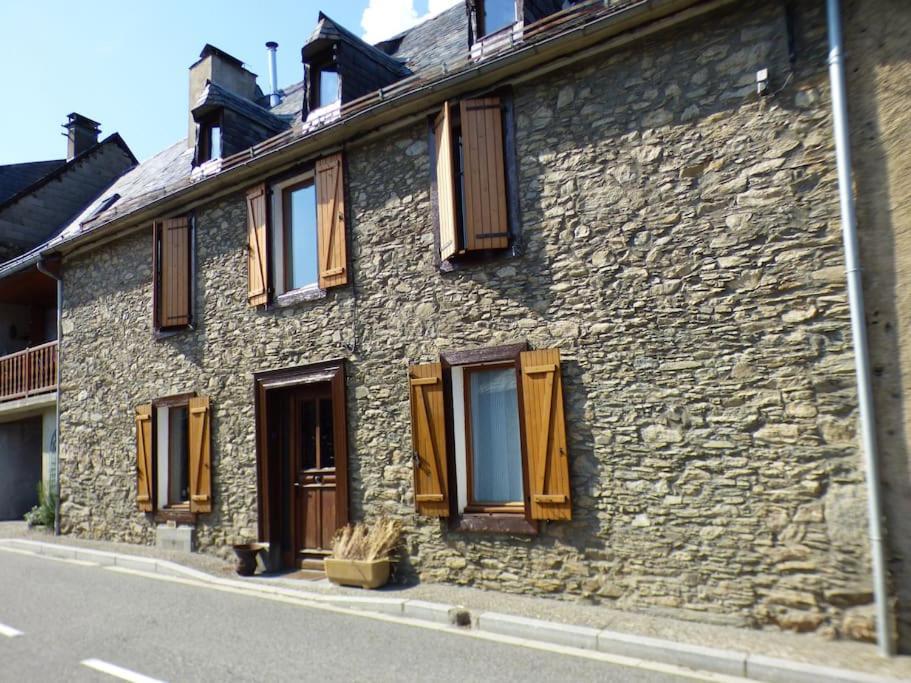 Maison Familiale Pour 8 Saint-Aventin Kültér fotó